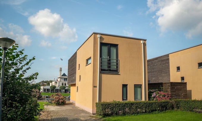Kootwijk Cottage | Comfortable bungalow for 6 persons at the waterfront