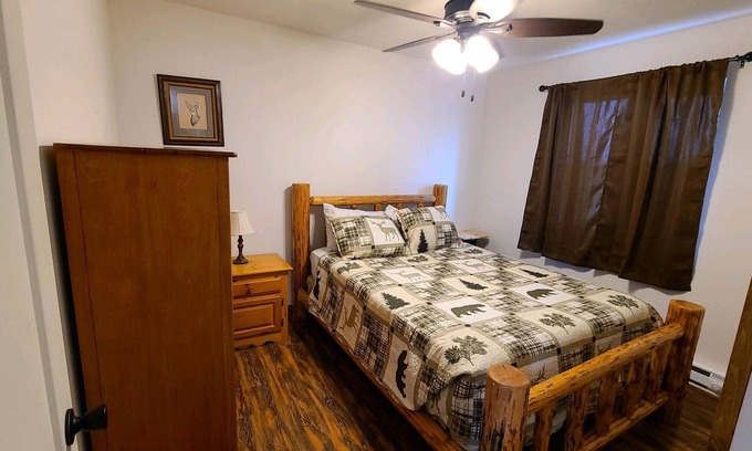 Columbia Falls Cabin | Comfortable cabin with a view - close to Glacier National Park