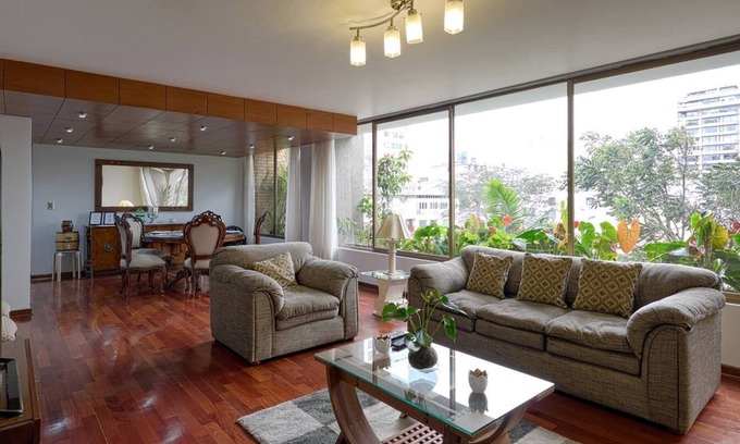 Sector 1 Apartment | Comfortable & Central 3-BDR apart in San Isidro, Lima (10 min from the ocean)