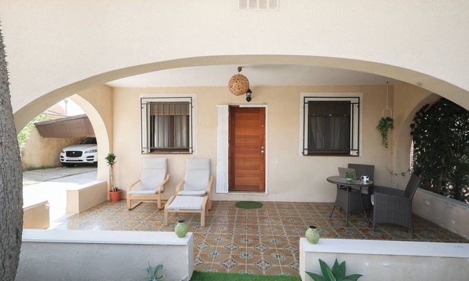 Molinell Ski Chalet | Comfortable chalet on the beach, large outdoor area. Near MET and Golf