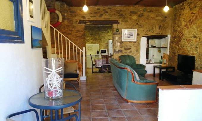 Llanca House | Comfortable Fisherman's House