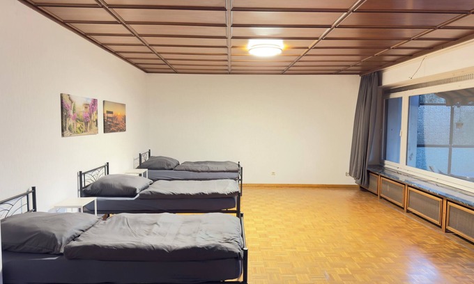 Leverkusen Apartment | Comfortable group apartment in Leverkusen with garden & large kitchen