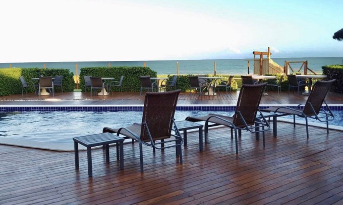 Itacimirim House | Comfortable house, Condomínio Pé-na-Areia sleeps up to 8 people