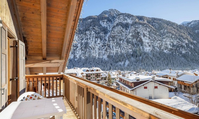 Campitello di Fassa Apartment | Comfortable Apartment “Eurochalet- S2” close to the Ski Lifts with Mountain View, Wi-Fi & Balcony; Parking Available
