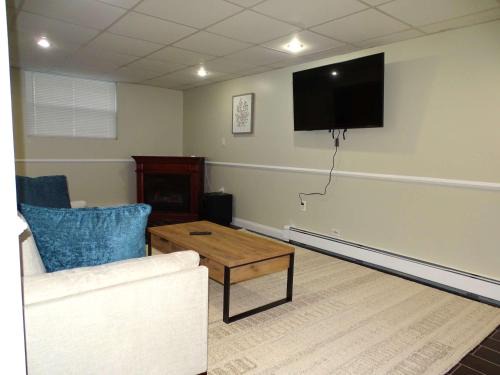 Framingham Apartment | Comfortable Renovated 3 Bed Apartment