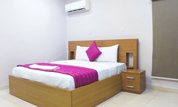 Somolu Apartment | Comfortable Single Room in Central Lagos Amethyst