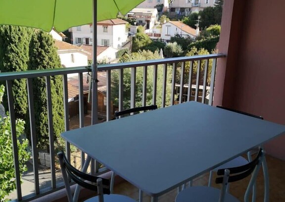 Sainte-Maxime Apartment | Comfortable studio with BALCONY close to the BEACH