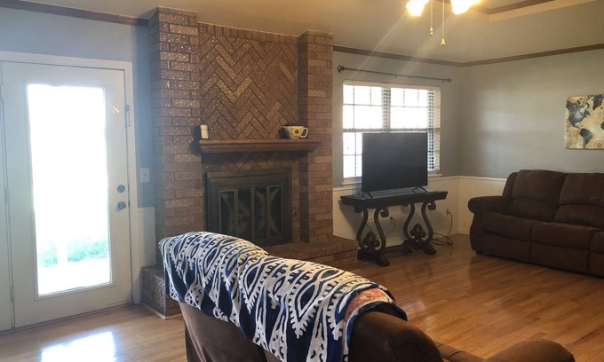 Amarillo House | Comfortable Three Bedroom Home