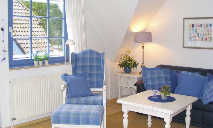 Ostseebad Prerow Apartment | Comfortable vacation apartment with large balcony, close to the forest, in the Eichenpark, WLAN