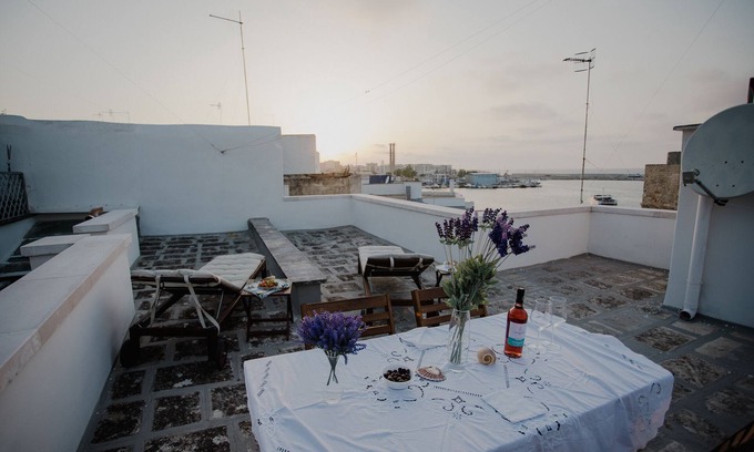 Centro Storico Apartment | Comforting apartment with splendid sight sea and balcony