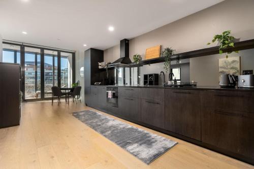 Kingston Apartment | Comfy 2BA 2BR Kingston Foreshore Apartment - Hosted by Canstay