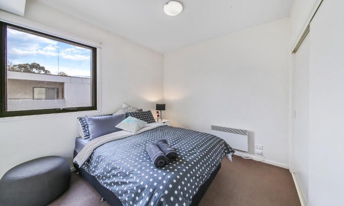 Kensington Apartment | Comfy 2BR Suite Near Flemington Races, FREE Parking