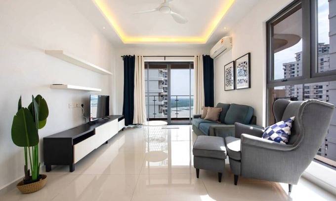 Johor Bahru Apartment | Comfy 3BR Apt in Danga Bay, FREE Parking, Sea View