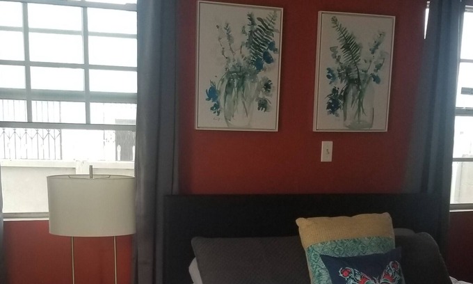 Pico - Robertson Apartment | Comfy, cozy Studio in the back of the house +TV