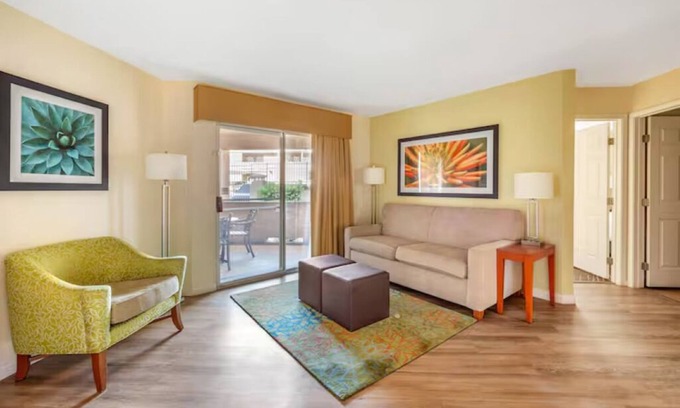 Las Vegas Hotel | Comfy Family Suite with Full Kitchen & Patio, Minutes from Vegas Strip