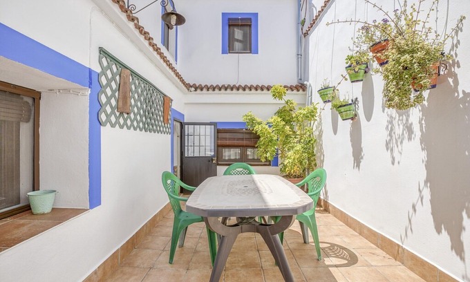 Carcabuey House | Comfy Holiday Home in Carcabuey with Patio