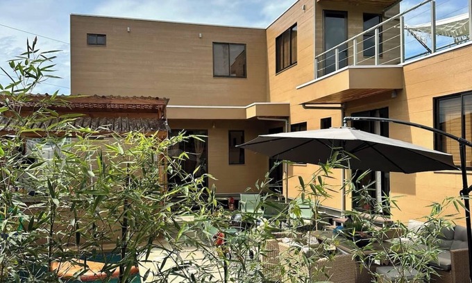 Jaco Hotel | Comfy Hotel in Playa Jaco with Pool, Gym, Pickleball