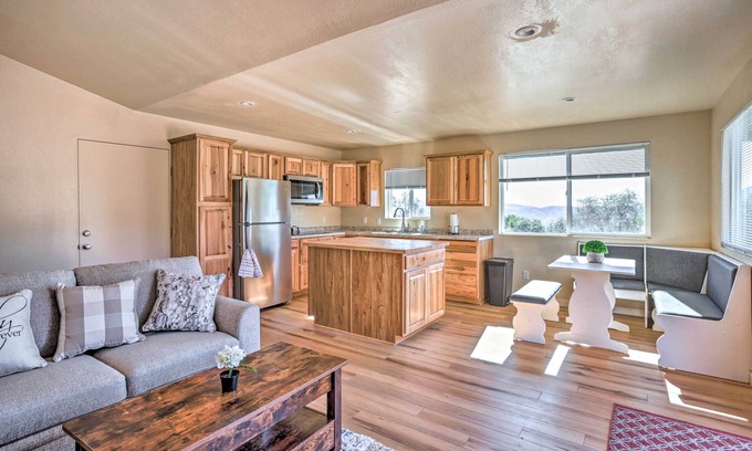 Yosemite Forks House | Comfy Oakhurst Duplex Near Hiking & Sightseeing!