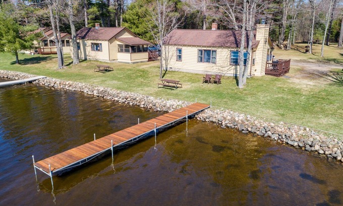St Germain Cabin | Comfy pet friendly 2 bedroom with fireplace