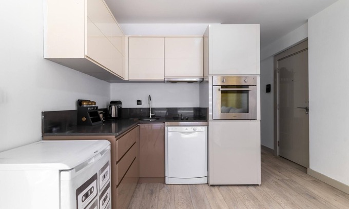 Kepez Apartment | Comfy Residence Flat 3 min to Mall of Antalya
