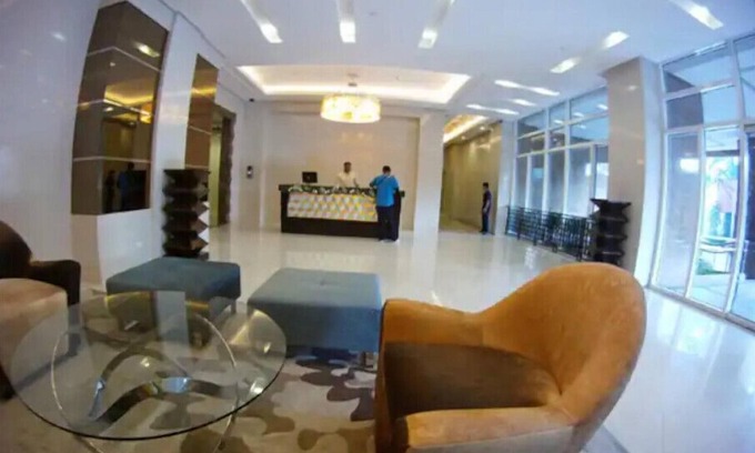 Bagumbayan Condo | Comfy, spacious 1BR unit +balcony, wifi, Smart TV & Netflix-ready, pool, gym