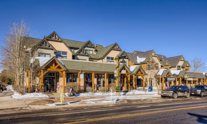 Frisco Condo | Commerce Exchange 203