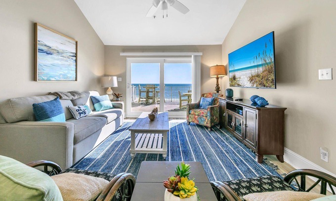 Seagrove Beach Condo | Commodores Retreat 402- Beachfront Condo with Loft and Gulf Views