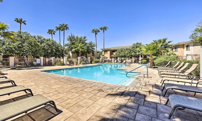 Maryvale Village Condo | Communal Pool: Sunny First-Floor Condo in Phoenix