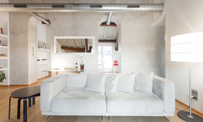 Como City Centre Apartment | Como Sweet Como - Free Parking - Central Como - 150 mq/1600 sq ft