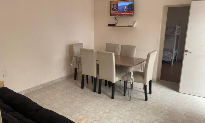 Comuna 12 Apartment | Complete apartment with 3 main rooms on the ground floor.