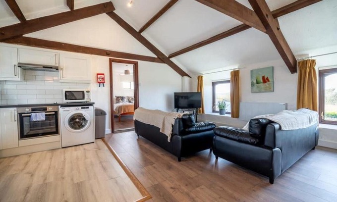 Widemouth Bay House | Complex of 3 Coastal Cottages nr Bude - Sleeps 14