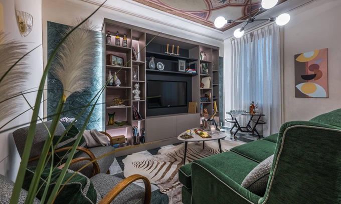 Santo Spirito Apartment | Complimentary Pasta Class & Chianti Wine Included in Authentic Oltrarno Quarter.