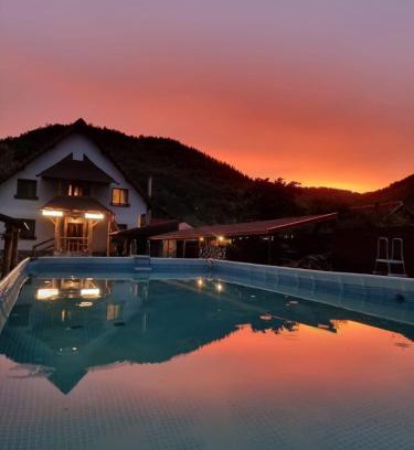 Bengesti House | CONACUL DE SUB MUNTE