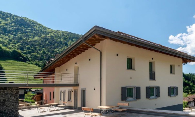 Enguiso Apartment | Concei Apartment, Sleeps 4 with Pool and Free WiFi