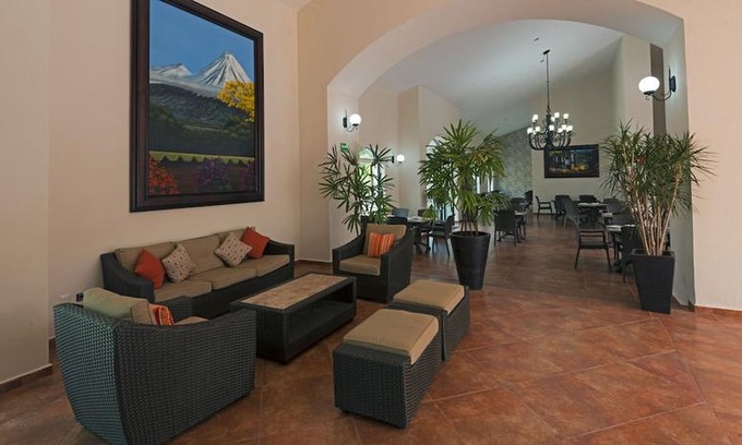 Villa de Alvarez Hotel | Concierge Plaza La Villa