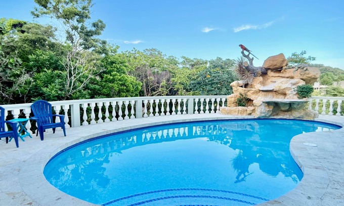 Roatan Villa | Condo A1 @ Tropical Breeze, Parrot Tree Road