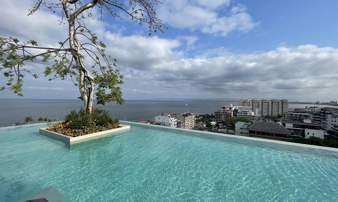 Amapas Condo | Condo in Pier 57 in the heart of the Romantic Zone