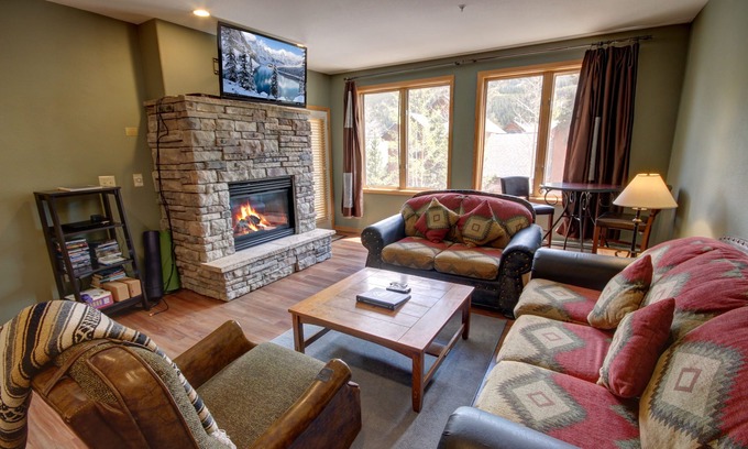Mountain House Condo | Condo near River Run Village with lots of Shops