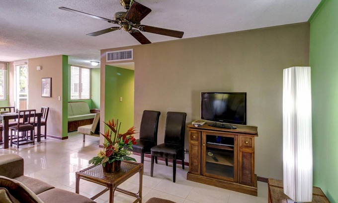 Barrio Santa Lucia Apartment | Condo with Great Location, Pool & Patio - Close to the Beach