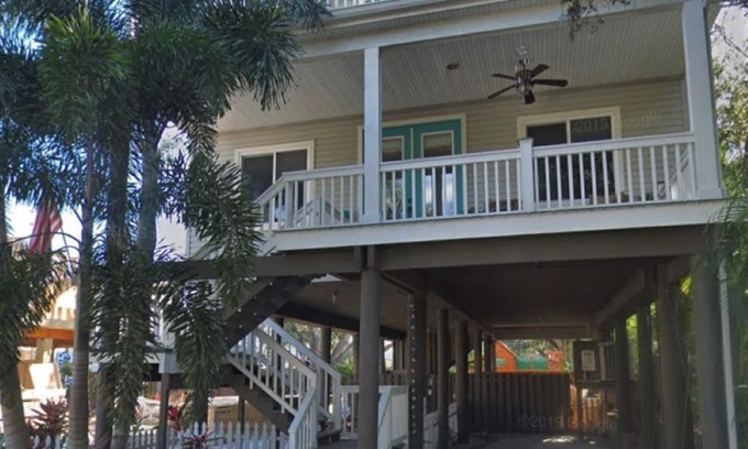 Dunedin House | Condor Nest-private home-walk to downtown & the water! nNew heated POOL!