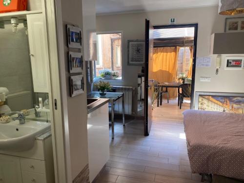 Rione IV Campo Marzio Apartment | Condotti Apartment
