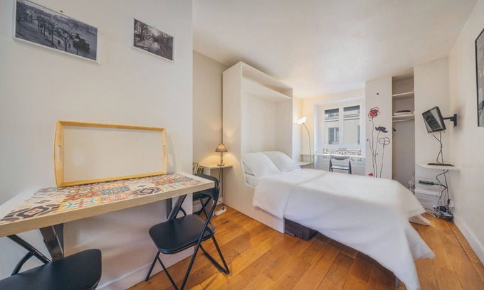 Quartier Saint-Ambroise Apartment | confortable studio in the oberkampf district