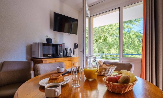 Lons-le-Saunier Condo | Confortable T2 | À 800m du centre ville !