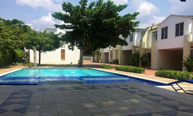 Girardot House | Conjunto Buganviles -