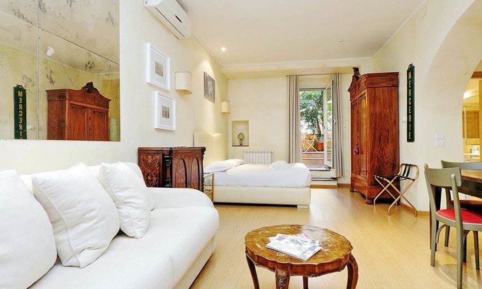 Rione VII Regola Apartment | Conservatorio Studio Apartment