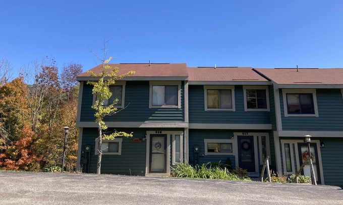 Hidden Valley House | Contact Free Mtn Escape, Minutes to Golf/Hiking, Family Friendly, Wifi!