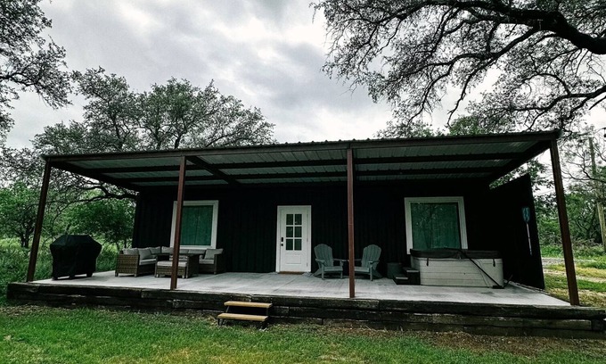 Early House | Container Retreat in Early
