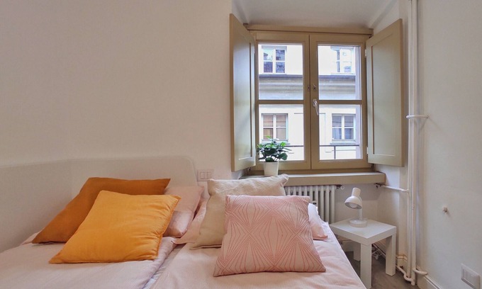 Historic Centre Apartment | Conte Verde 12 by Wonderful Italy