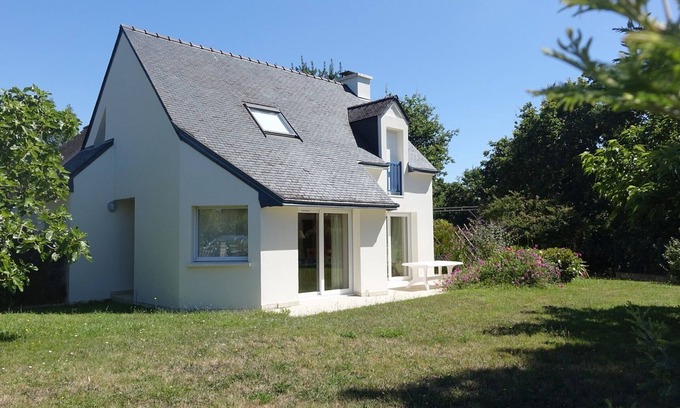 Saint-Gildas-de-Rhuys House | Contemporary House for 10 Near Beach and Village, All Amenities Included