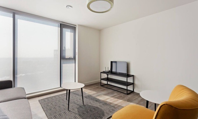 The Westside Apartment | Contemporary 1BR Apartment with Amazing Views